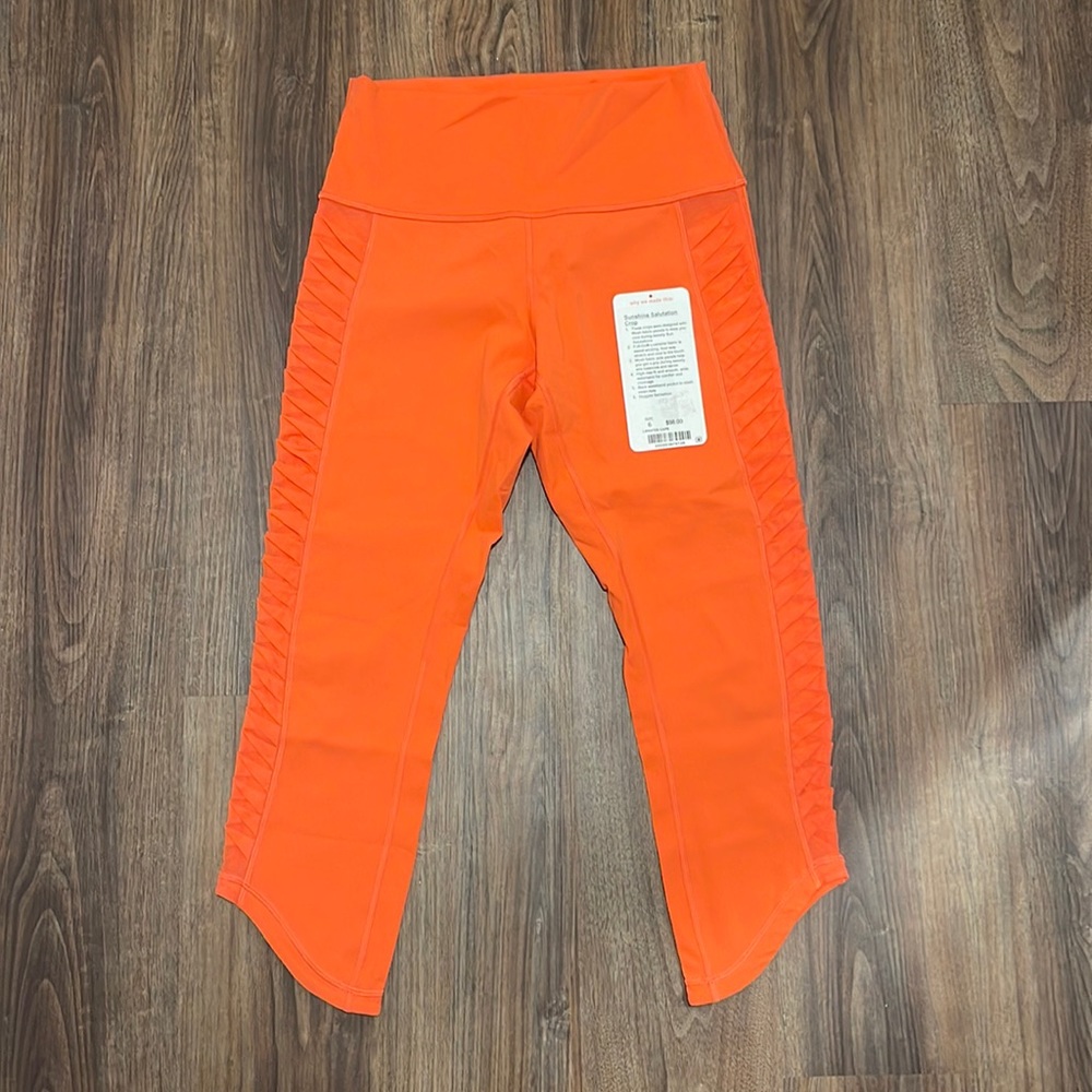 Lululemon Sunshine Salutation Crop sz6